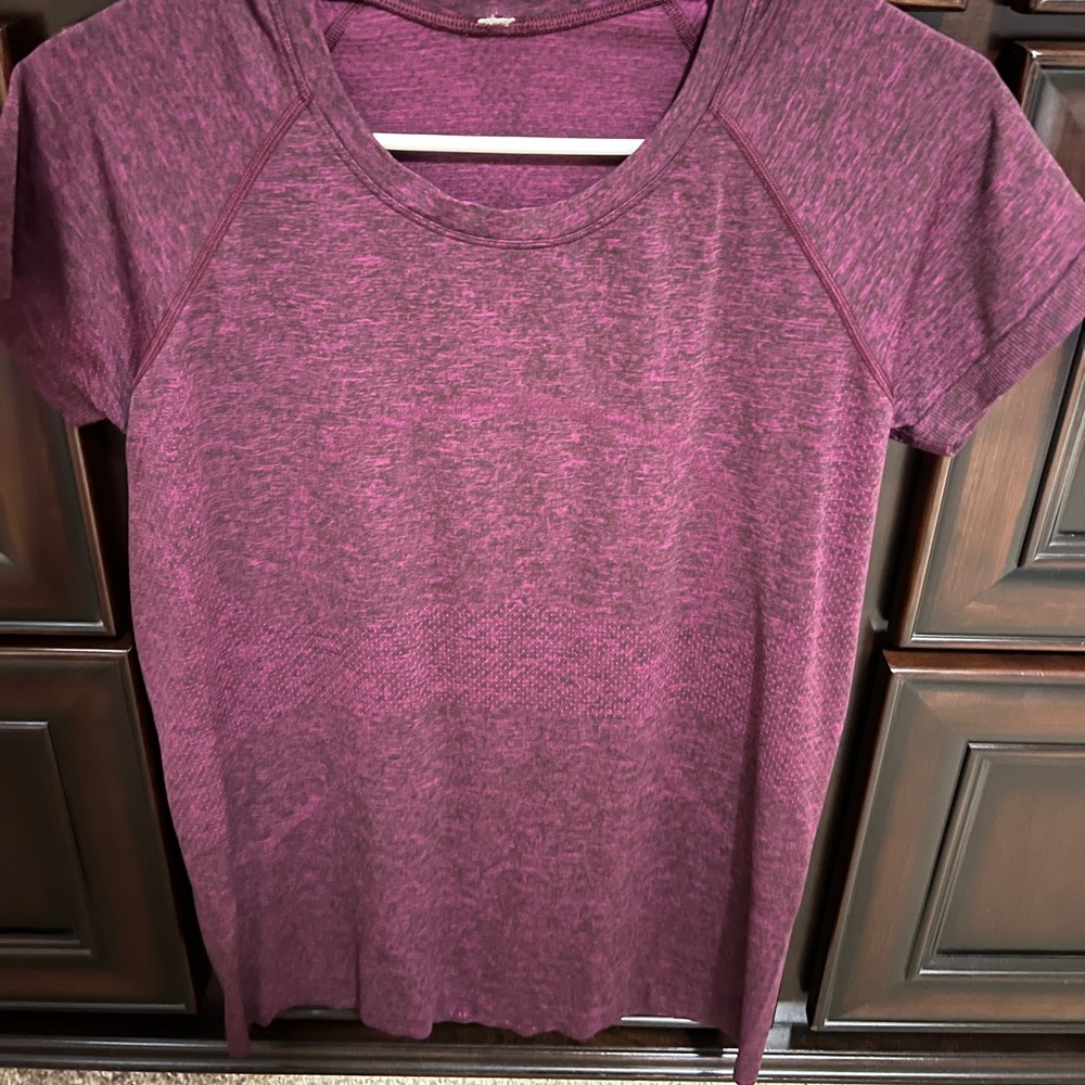 Lulu swiftly tech tee
